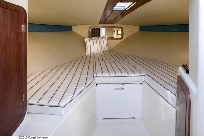 Chris-Craft's Corsair 28 may well be a day boat, but there's space for a comfortable overnight stay. - Chris-Craft © Chris-Craft .